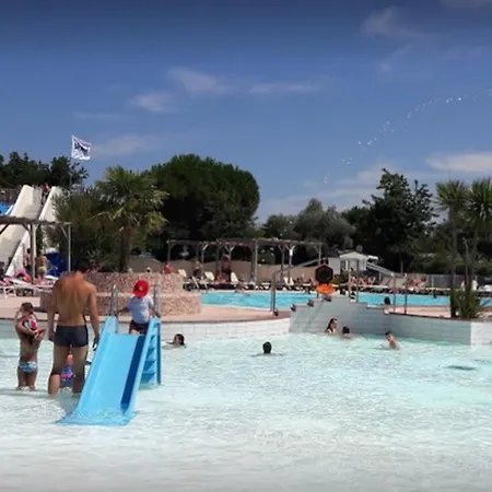 Piscine Privée Hébergement de vacances Gastes